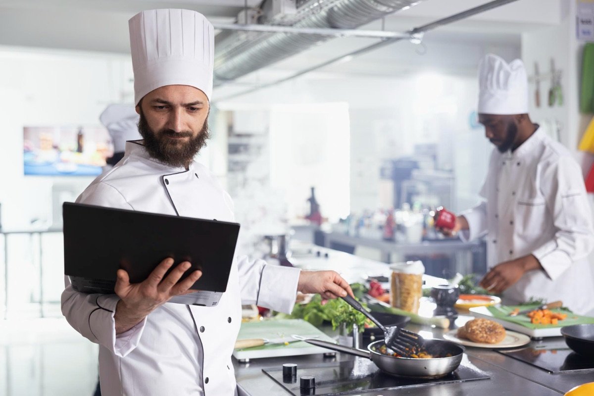 Restaurants & Food Service